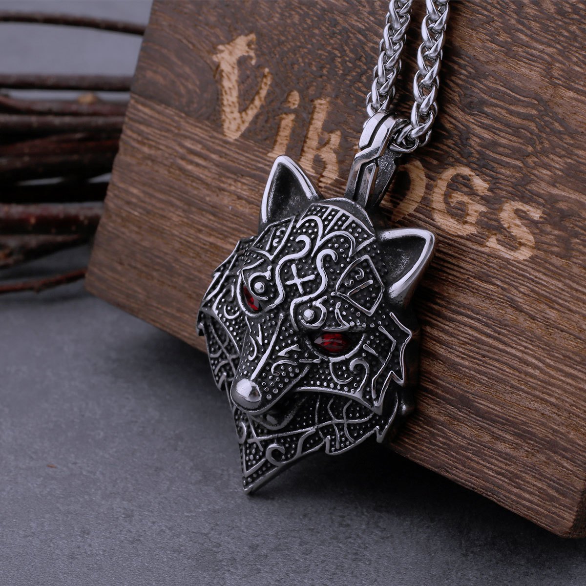 Viking Nordic Wolf Head Men's Necklace, Retro Style